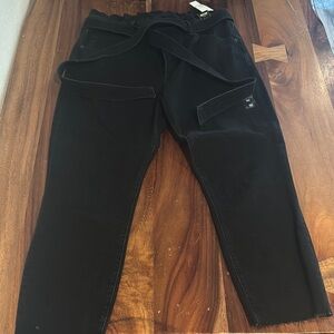 Women’s Black Belted Pants - Abercrombie Size 33 Short Length New with Tags